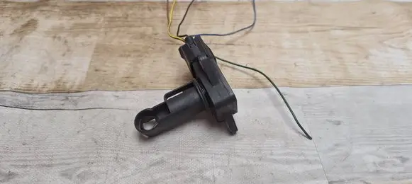 Toyota Corolla Verso E121 Mass air flow meter 2220422010 1974002030 10D05