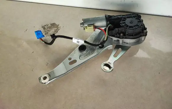 Tailgate/trunk/boot lift motor