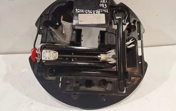 Renault Modus Tool set 8200696876