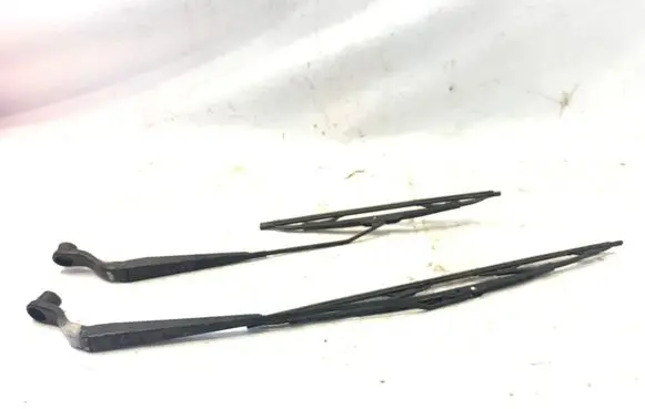 Dodge Caliber Front wiper blade arm