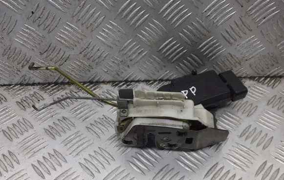 Opel Agila A Front door lock 