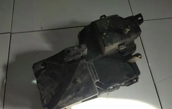 Citroen C5 Battery box tray 