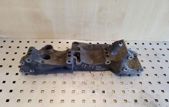 Audi A3 S3 8L Engine mounting bracket R045903143C