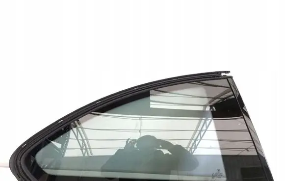 BMW 1 F20 F21 Front triangle window/glass 