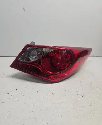 Hyundai Sonata Rear/tail lights 924023S1