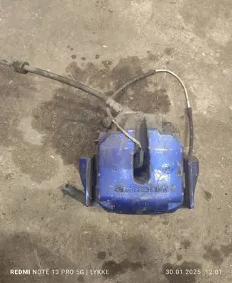 BMW 5 E39 Front brake caliper 6022296