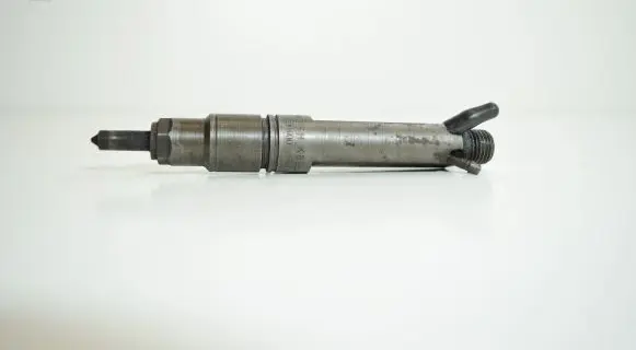 Audi A6 S6 C4 4A Fuel injector 046130201B