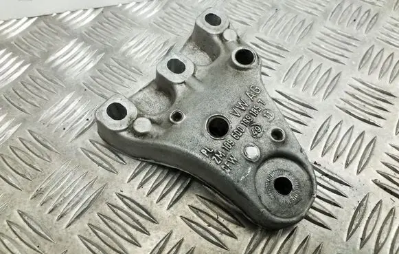 Skoda Fabia Mk2 (5J) Engine mounting bracket 6Q0199185T