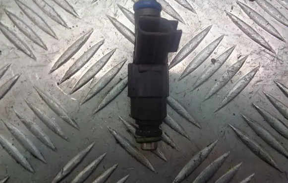 Ford Mondeo MK II Fuel injectors set 028156009