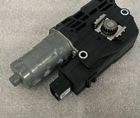 Audi Q6 e-tron Sunroof motor/actuator 4K9877042E