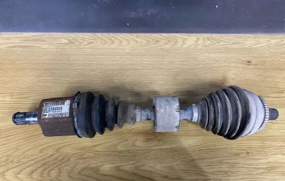Volvo XC70 Front driveshaft P8689219