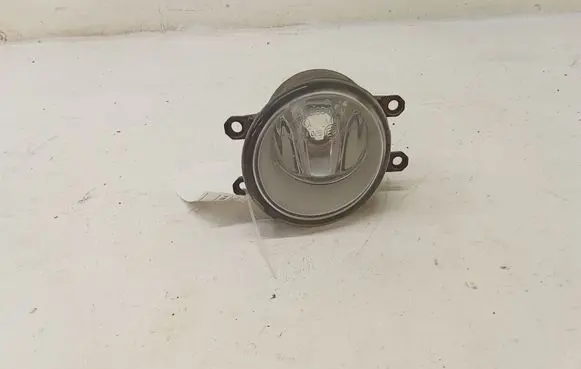 Toyota Avensis T250 Front fog light 89210657