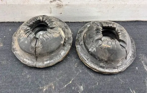 Audi A6 S6 C6 4F Front coil spring rubber mount 4F0412377D
