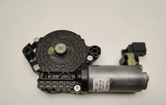 Mercedes-Benz C W205 Sunroof motor/actuator A2059065601