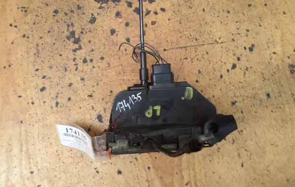 Renault Scenic II - Grand scenic II Front door lock