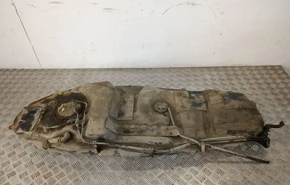 Toyota RAV 4 (XA40) Fuel tank 