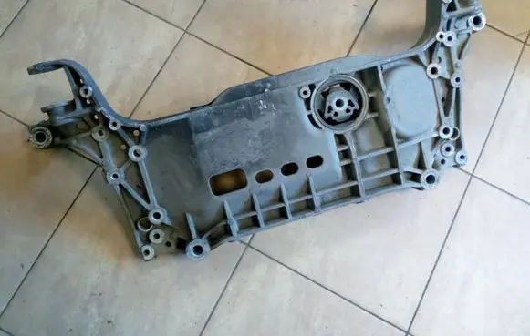 Volkswagen PASSAT B6 Front subframe 3C0199369H