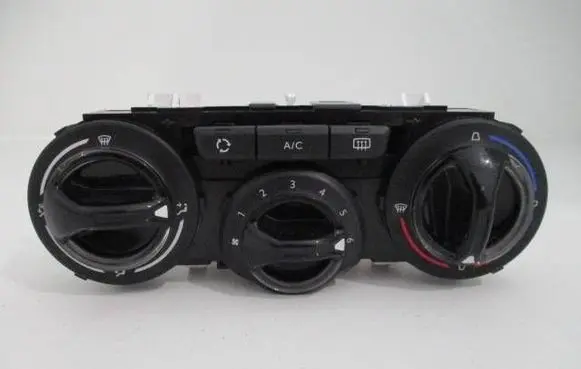 Peugeot 208 I Climate control unit 96722483ZD