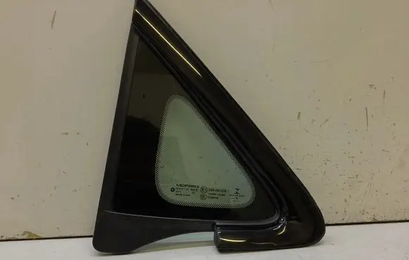 Chrysler Pacifica Front triangle window/glass 43R001229