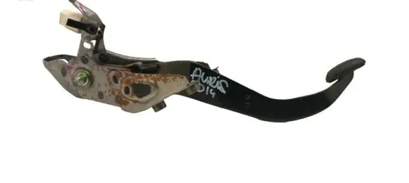 Toyota Auris E180 Brake pedal