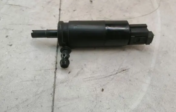 BMW 7 E65 E66 Headlight washer pump 6712697309702 57786310 AI02