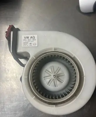 Volkswagen Jetta VI Hybrid/electric vehicle battery fan 7P0907463 1173002891