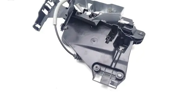 Volvo XC40 Front door lock 30747093 C70598-106