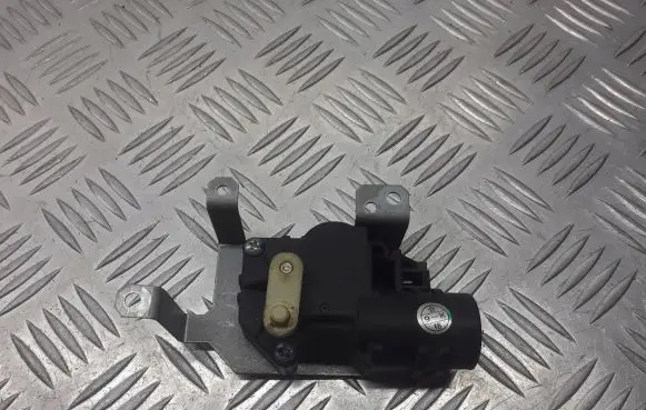 Nissan Primera A/C air flow flap actuator/motor 