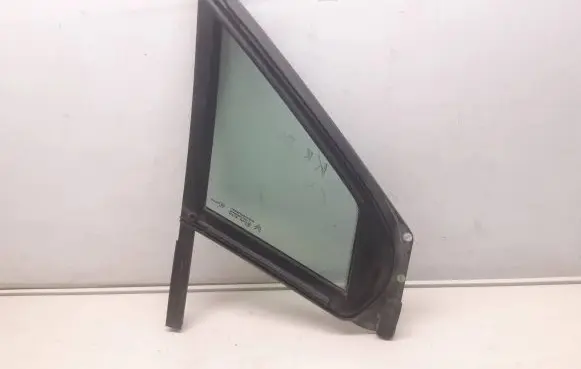 Citroen C4 I Front vent window/glass (coupe) 9656851680