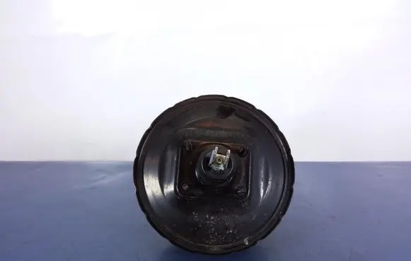 Nissan Maxima A34 Brake booster