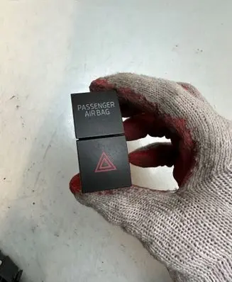Skoda Rapid (NH) Hazard light switch 5ja953507d