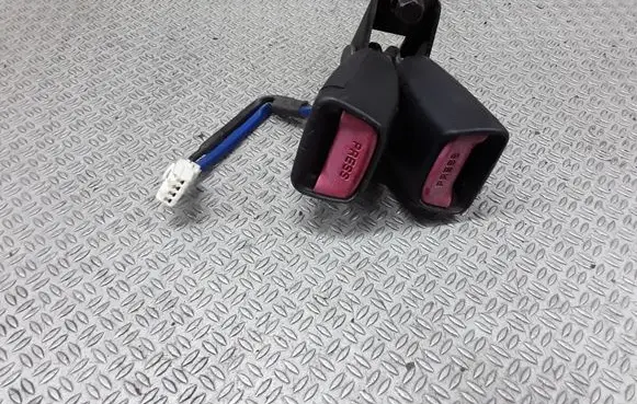 KIA Ceed Middle seatbelt buckle (rear) 