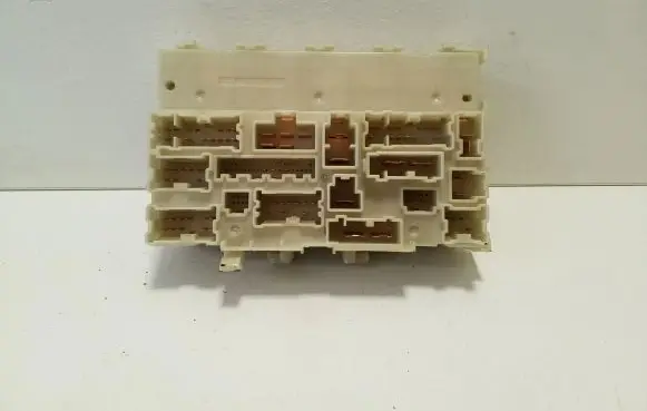 Nissan Qashqai J12 Fuse module 243506RA0B