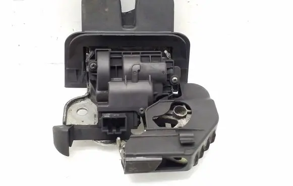 Audi A3 S3 A3 Sportback 8P Tailgate/trunk/boot lock/catch/latch 8P4827520B