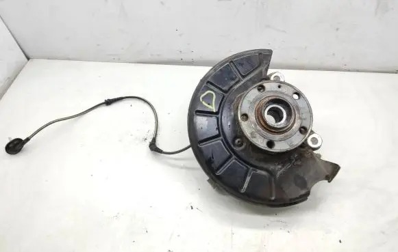 Volkswagen PASSAT B7 Front wheel hub spindle knuckle