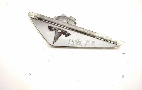 Tesla Model S Front fender indicator light 6007707
