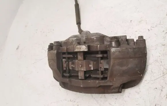 Mercedes-Benz C W205 Front brake caliper 20B69403