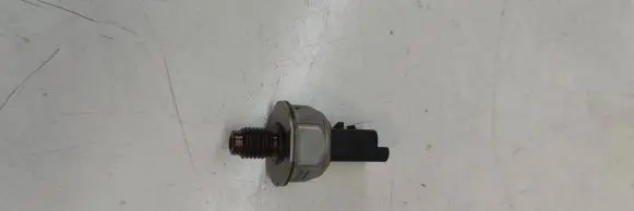 Peugeot 508 RXH Fuel pressure sensor 9814383880