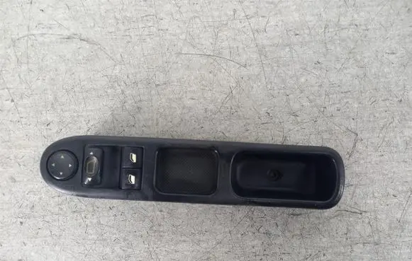 Peugeot 307 Quarter vent window switch 5326970653269702