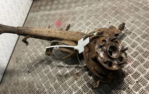 Rear wheel hub spindle/knuckle