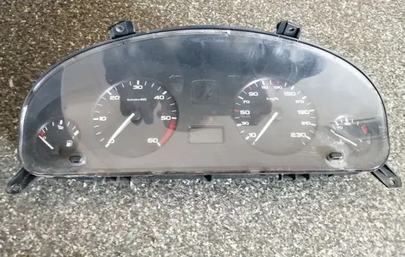 Peugeot 406 Speedometer (instrument cluster) 9630372780
