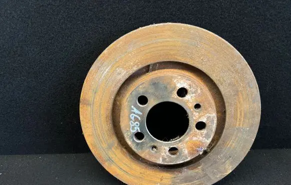Volkswagen Golf IV Front brake disc