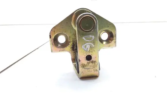 Ford Mondeo Mk III Rear door lock loop/hook striker 96BGF21982AJ