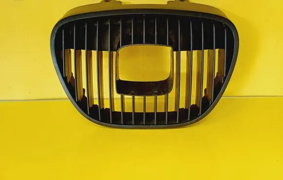 Seat Ibiza III (6L) Front grill 6L0853651 6L0853654