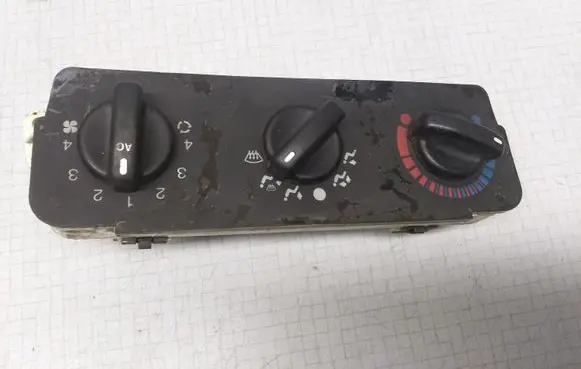 Ford Mondeo MK I Climate control unit 93BW18D451A