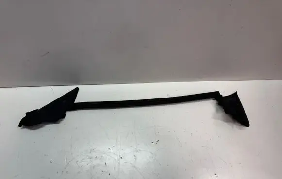 Audi E-tron GT Rubber seal front door window/glass 4J3837392A 4J3837392
