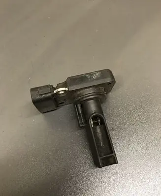 Toyota Avensis Verso Mass air flow meter