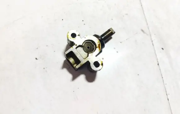 Saab 9-5 Slide rail for timing chain 913913