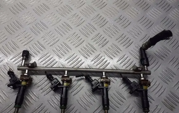 Opel Zafira B Fuel main line pipe