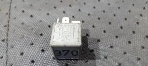 Audi A6 S6 C6 4F Other relay 8D0951253 V23134-J52-X300